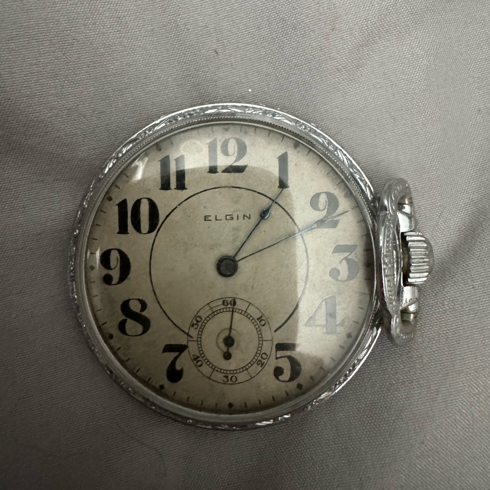 Antique Elgin grade 290 pocket watch with train